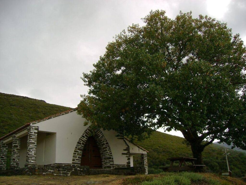 Capela-de-Nossa-Senhora-do-Carmo.jpg