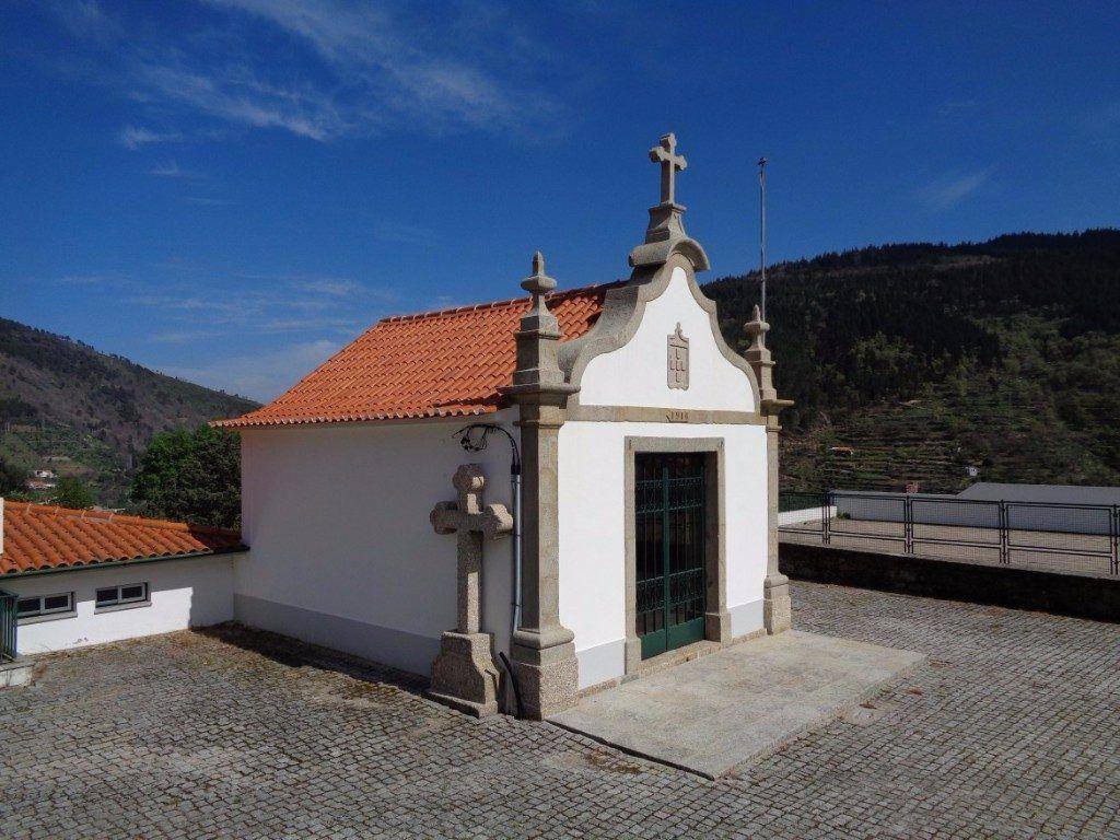 Capela-do-Senhor-do-Calvario.jpg