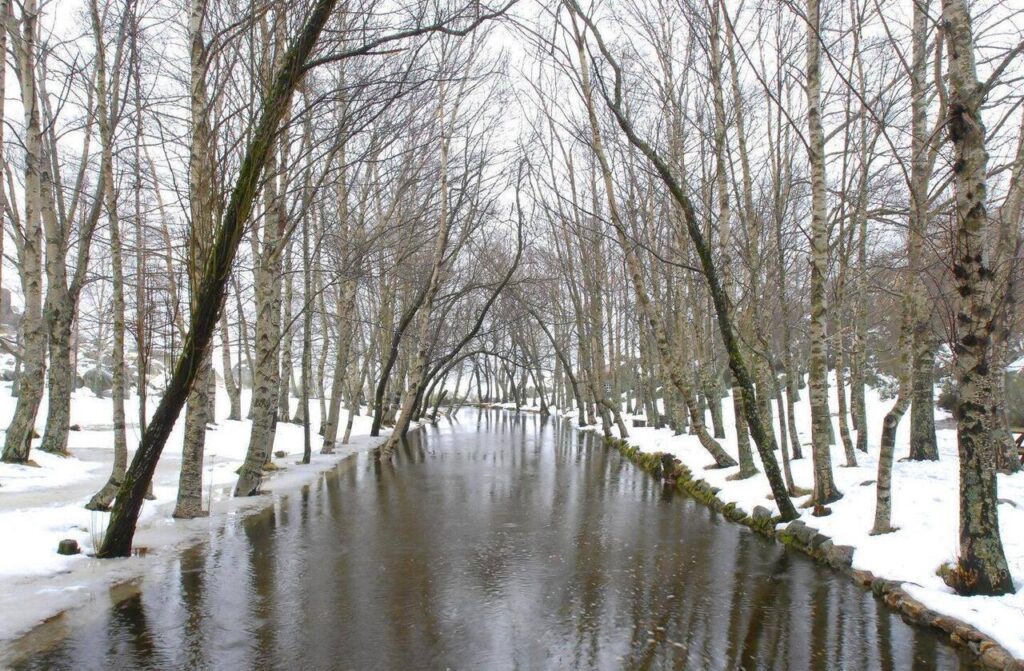 covao-de-ametade-neve-serra-da-estrela.jpg